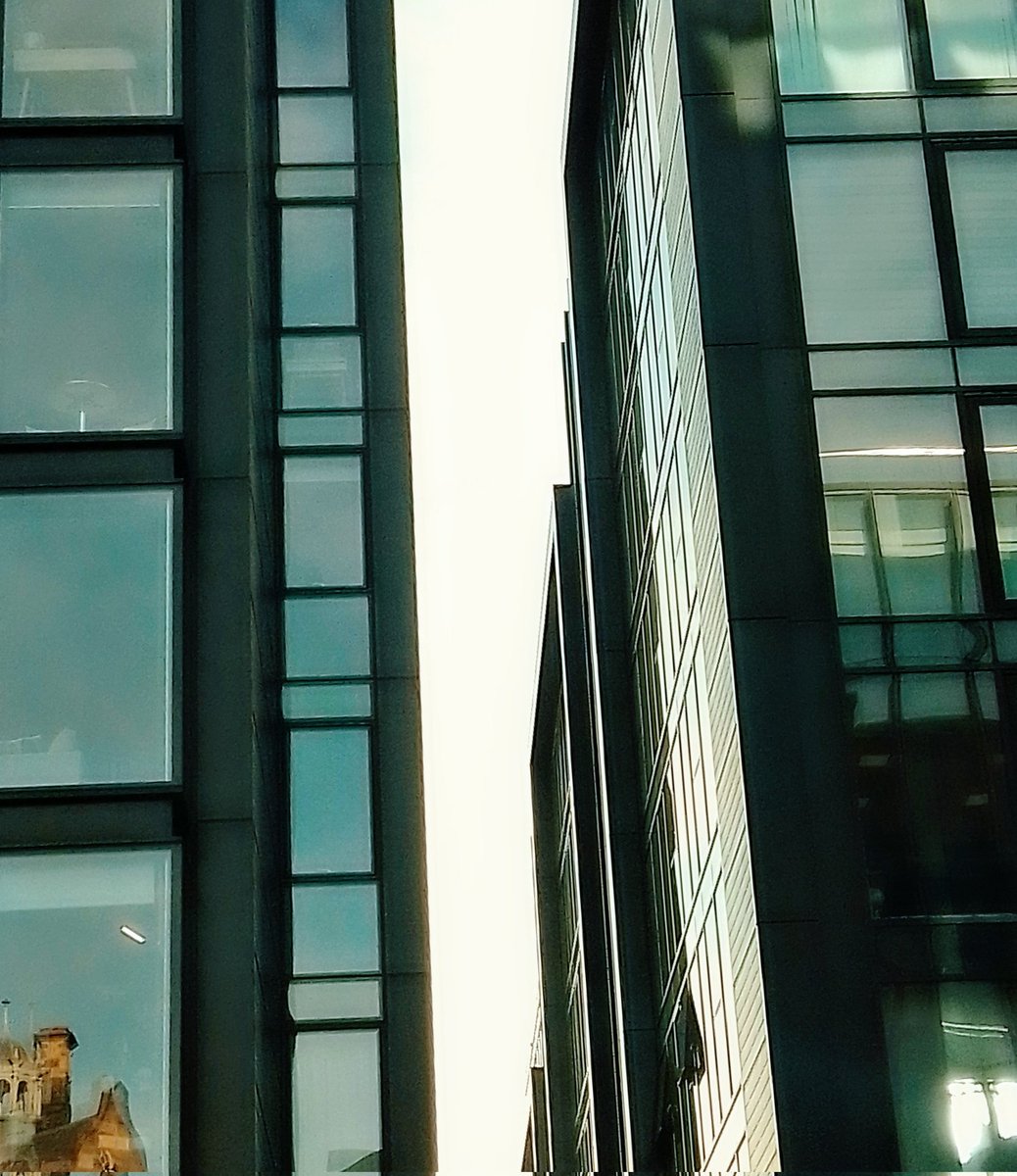DbDegrees's tweet photo. The Space Between
: continuing a fascination for void spaces - the space between buildings - all part of a wider philosophy to remember to appreciate the little things.
...
#photograph #photography #voidspace
#Philosophy #architecture #Edinburh https://t.co/BEP4McDIG5