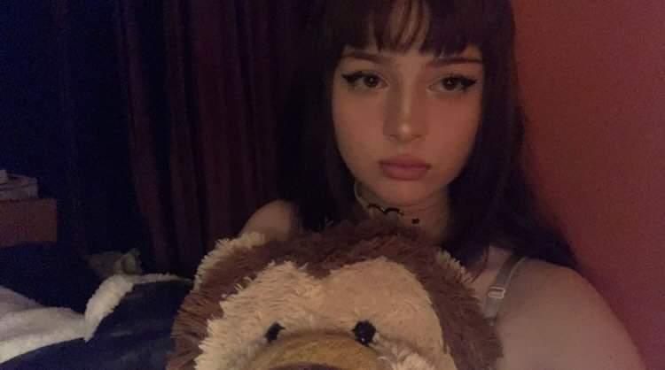 realzkittykat's tweet photo. heyyy new to nsfw Twitter :) #nsfwtwt 
-18(mdni!!!)
-sub
-bi bitch
-hard and soft kinks(some limits)
-drp sometimes
-great at mario kart (a pro surely)
-dms open to call me pretty <3

rt to be moots!!!! <3 https://t.co/RZra0OCa3g