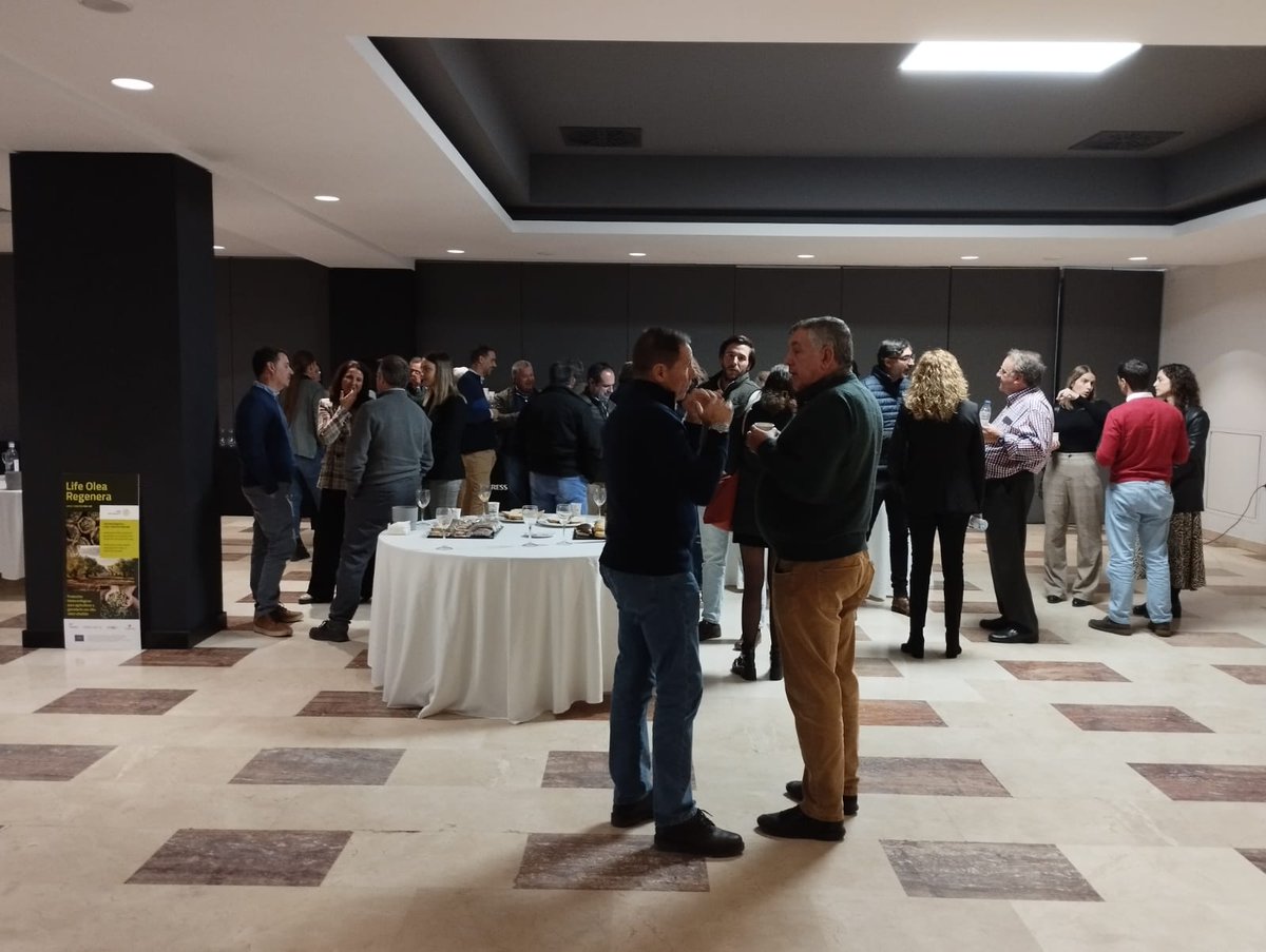 El 29 de Noviembre celebramos la conferencia final del proyecto <a href="/OleaLife/">LIFE OLEA REGENERA</a>, donde compartimos los prometedores resultados obtenidos. Agradecemos la gran acogida y la participación de los proyectos <a href="/LCompolive/">LifeCompolive</a>,<a href="/LifeSolieva/">LifeSOLIEVA</a>,<a href="/LRegrow/">LIFE+REGROW</a> y Life Cyclops <a href="/CETAQUA/">Cetaqua</a>
lifeolearegenera.com/conferencia-fi…