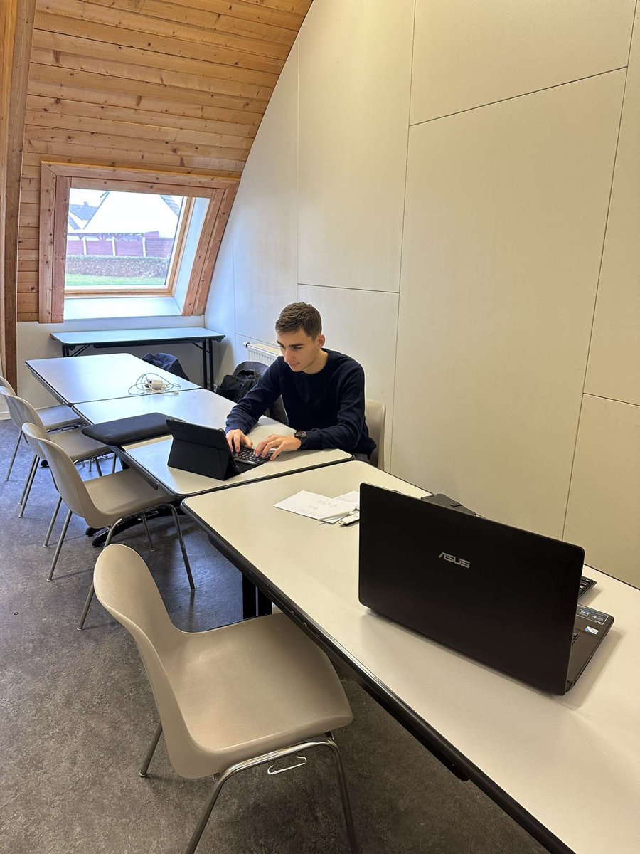 LRFlandreMarit's tweet photo. 🇫🇷 Élection du Président des Républicains 

Depuis hier soir, le bureau de vote de Wormhout vous accueille pour pouvoir voter et désigner notre nouveau président. Il est ouvert jusqu’à la fin du scrutin, à 18 heures. #circo5914 https://t.co/vVlQ0jhaiO