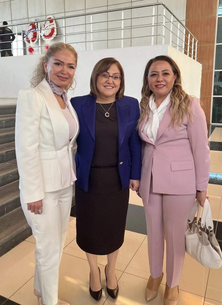 Kamile Perçin Akgül (@kamileakgul) on Twitter photo 