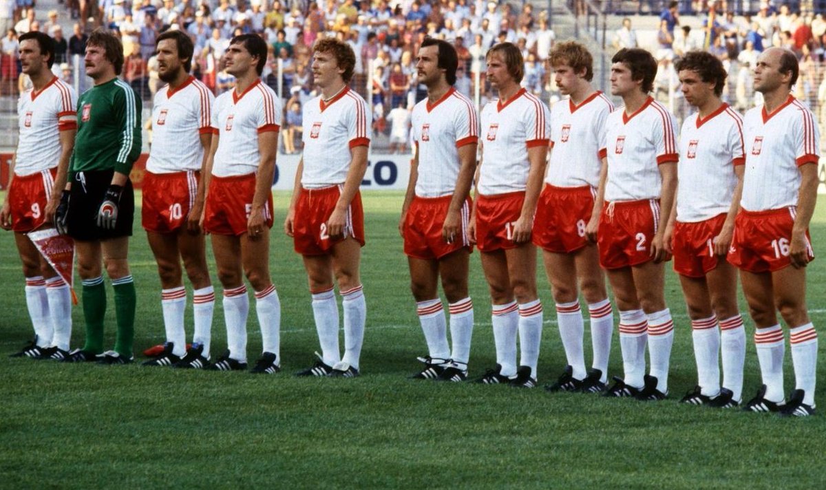 Dokładnie 40 lat temu, Polska pokonała Francję 3:2 i zdobyła brązowy medal Mistrzostw Świata. Ależ ja stary jestem, że to pamiętam:). Powtórka tamtego wyniku dzisiaj, byłaby bardzo OK...