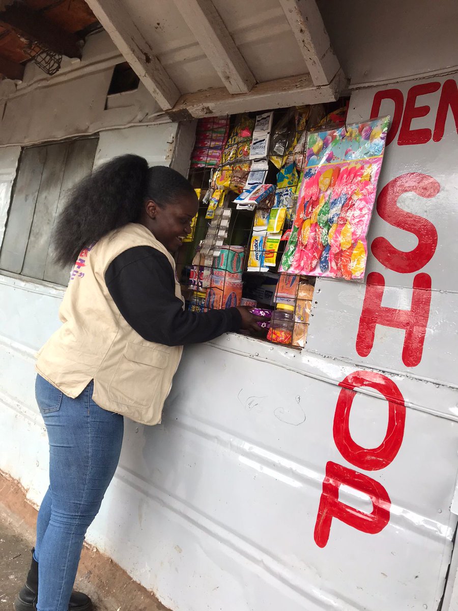 machukicloudier's tweet photo. Its not easy to reach out to people when you don't push yourself .Polycom mentors took the initiative of giving out pads to the girls in the community. @polycomdev @nyasigoti #Noteenpreg #16DaysOfActivism #Gpende #sexualharassmentisneverajoke https://t.co/TwvEqe3sDH