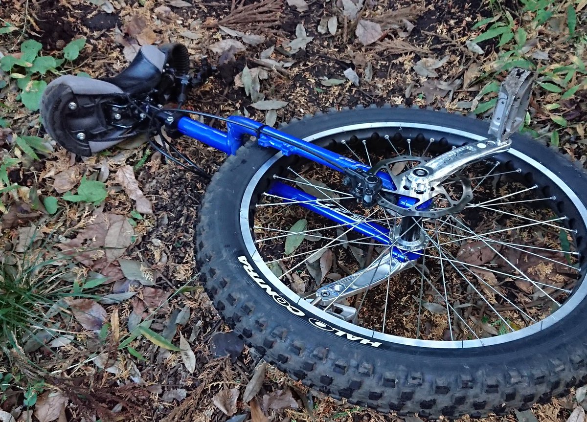 monkeyatax333's tweet photo. 最近ランばかりでしたので久しぶりの山一輪車♪一輪車は4台ありますが今日は #krisholm ♪アルミフレーム&ディスクブレーキ♪ラン頑張って脚力アップしたのか久しぶりなのに調子良い♪ #mountainuni https://t.co/WxW4L36v4n