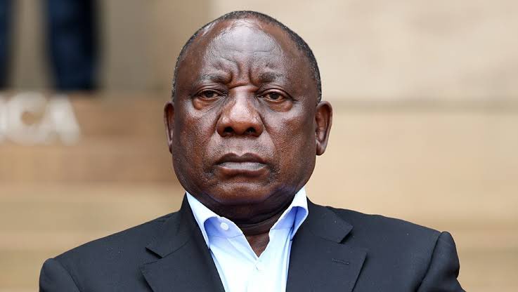 fanamokoena's tweet photo. The worst president SA has seen since 1994. Most underperforming, most ineffective and perhaps even most corrupt. Forget Phalaphala, Ramaphosa has done NOTHING, ABSOLUTELY NOTHING in the 5yrs he has been in office. NOTHING. ZERO!! If you disagree, please name ONE thing he’s done https://t.co/ghTSGbq380