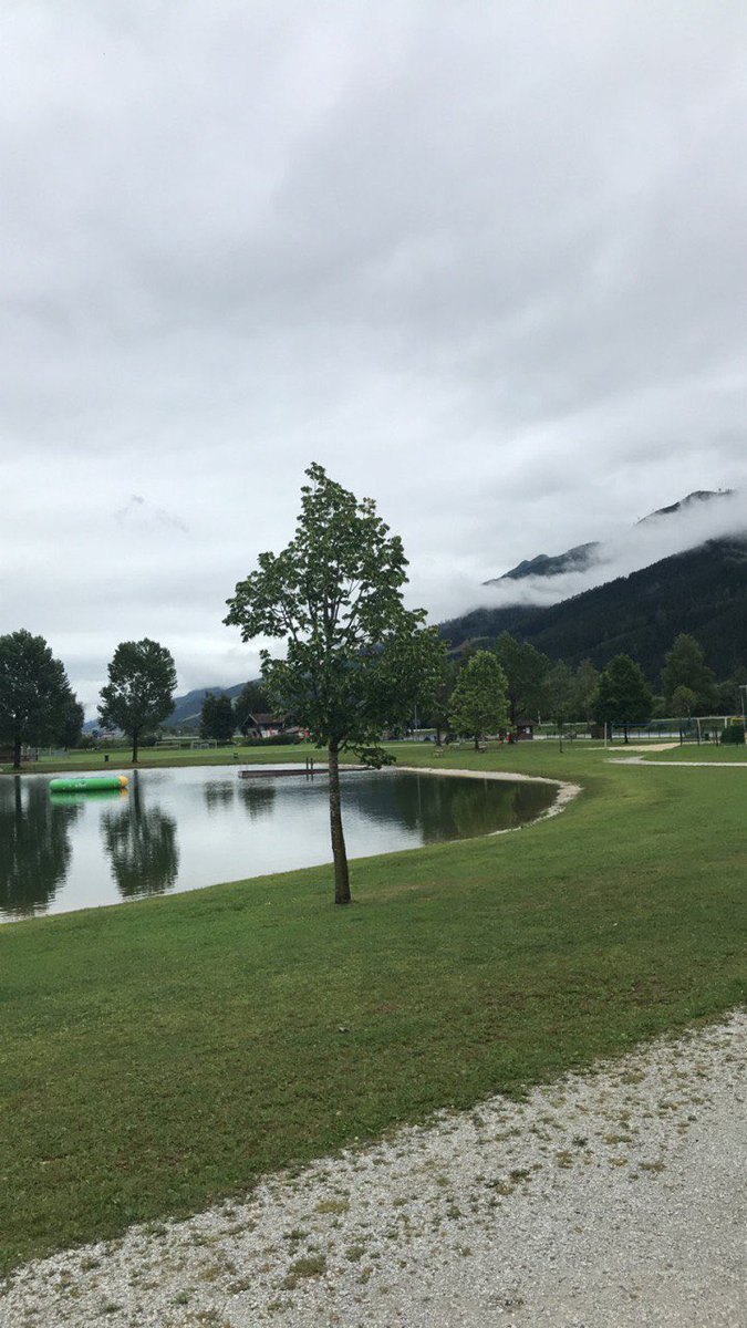 تبدا اليوم تسيير رحلات طيران ويز Wizz الاقتصادي من جده لعدة مدن اوربية مثل #فيينا #ميلان #روما #باريس والعديد من الخيارات السياحية الاوربية بأسعار اقتصادية جداً تبدا من 55 يورو قرابة 200 ريال سعودي والطيران يعتبر اقتصادي جداً اي شبه معدوم الخدمات (عفش وجبات مساحات واسعة)