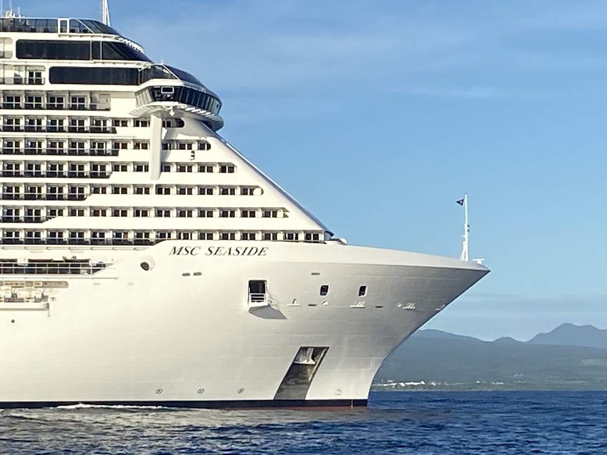 StimpflingEric's tweet photo. #Croisiere 🛳️🛳️🛳️
Escale inaugurale du MSC Seaside à Pointe à Pitre. 323 m de long. 5331 passagers et 1413 membres d’équipage…
@guadeloupela1e @PortGuadeloupe @MSCCroisieres @VILLEPAP @VincentMoyon1 https://t.co/50gYdZu8Us