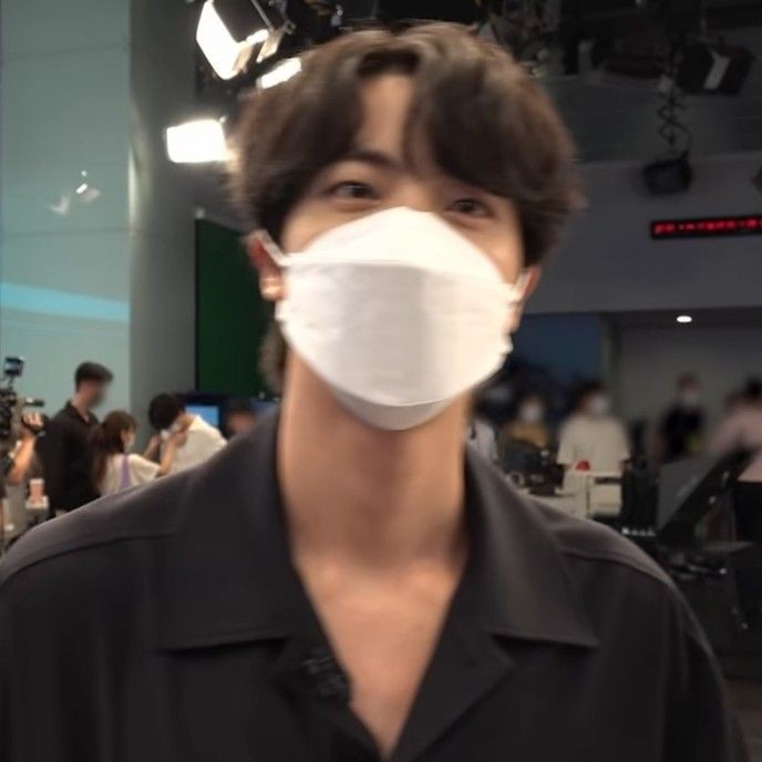 Bluesvyy's tweet photo. Selamat Ulang Tahun 생일 축하해 Mas Ganteng Seokjinie uri worldwide handsome...🥳🥳
I hope that u r always happy, healthy, and always handsome yaa hihihiw 
Selamat dan semangat menjalankan tugas negara nanti ☺️🫶🏻 
Love you forever Jiniee 💜
#JINDAY #HappyBirthdayJin #진생일ᄎᄏ https://t.co/YiKL2wOQBX