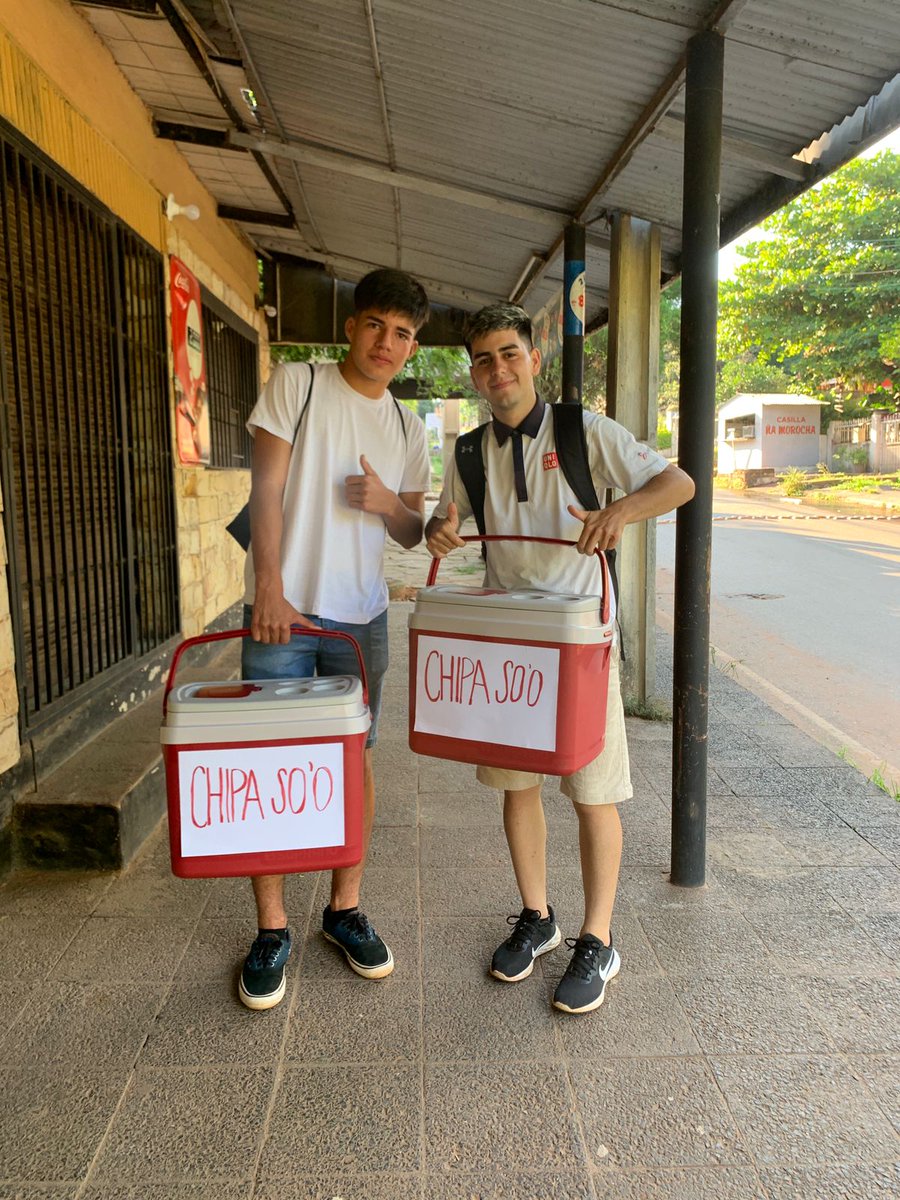 MajoNuez4's tweet image. Este mi hermanito con un amigo, su nuevo emprendimiento!! De paso le ayuda a mi Abuelita que prepara con mucho Amor el Chipa so&apos;o mas rico!! Compartir para llegar a mucha gente!! Estaran recorriendo en la fiesta Mariana de la Ciudad de Caacupe, gracias desde ya ❤️🙏