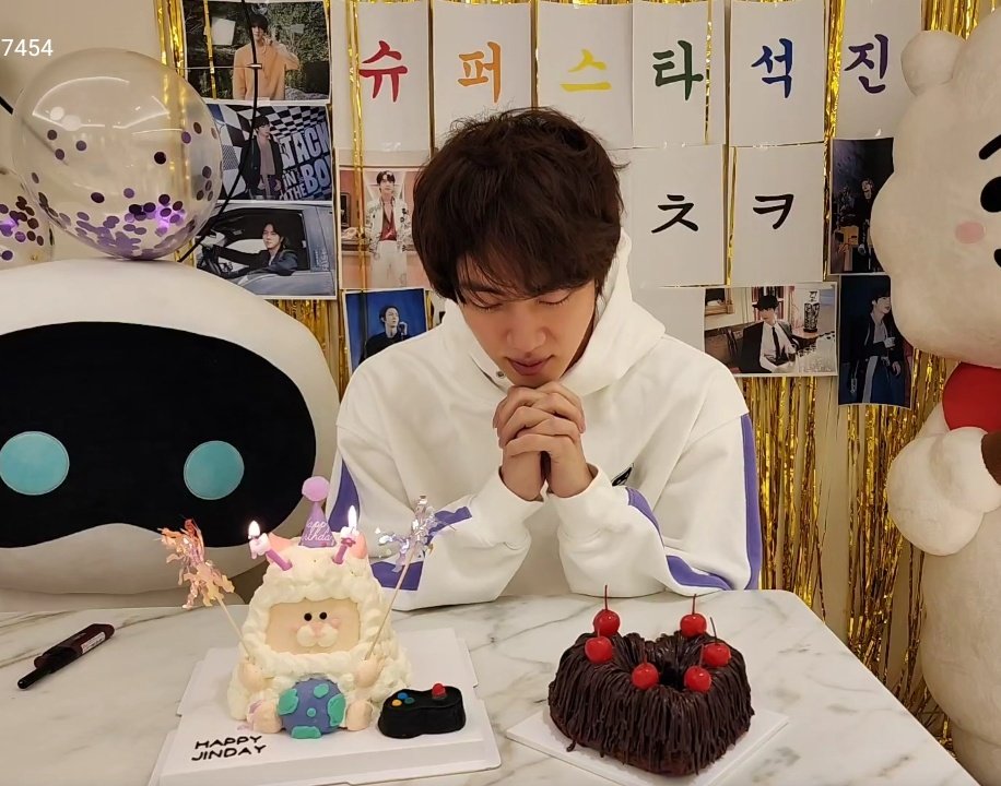 İyi ki doğdun bebegim ❣️🎂
#SeokjinDay #SEOKJIN #seokjinbirthday