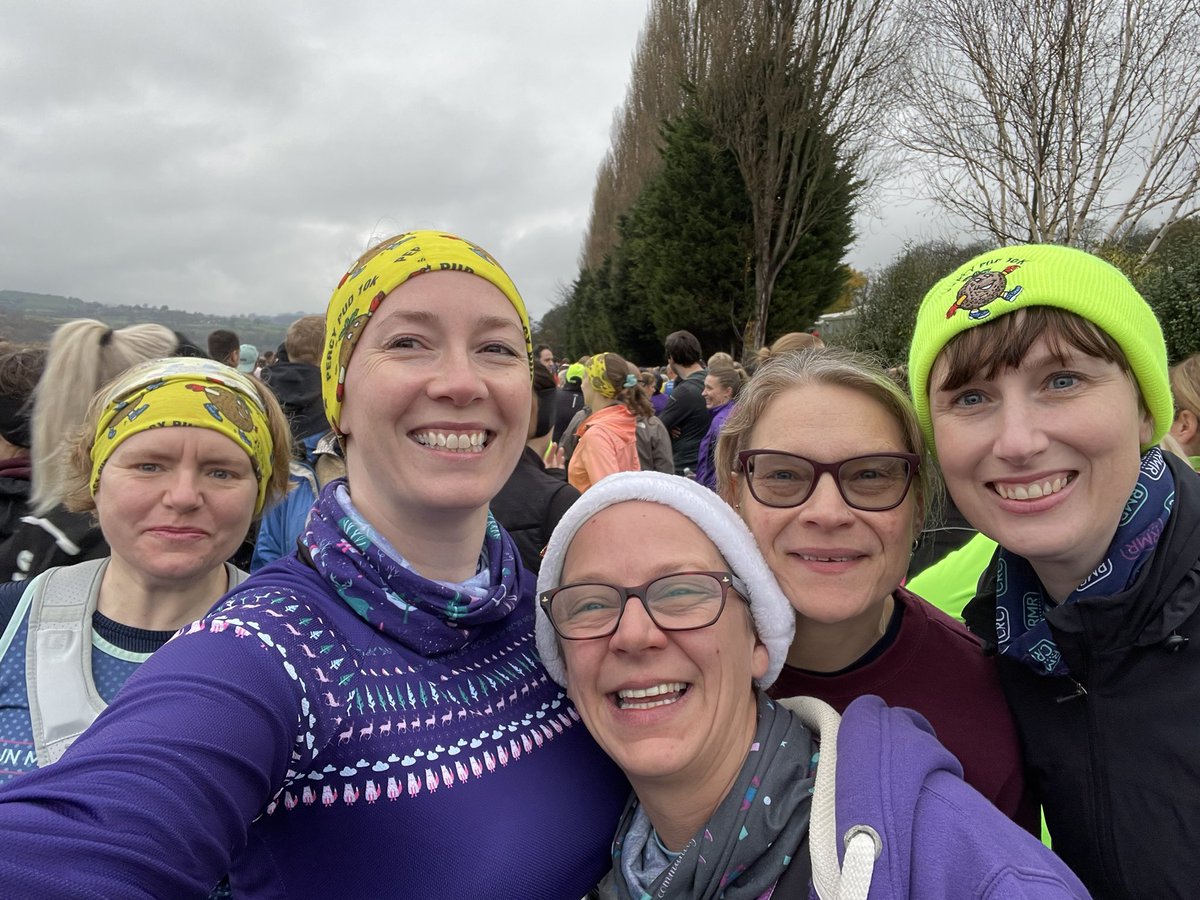mrsofspain's tweet photo. Good Morning from the start line of a cold, wet #PercyPud Bet you wish you were here @EilishMccolgan? 🎄🏃🏻‍♀️😁 #runmummyrun https://t.co/JDb5PNjrF0