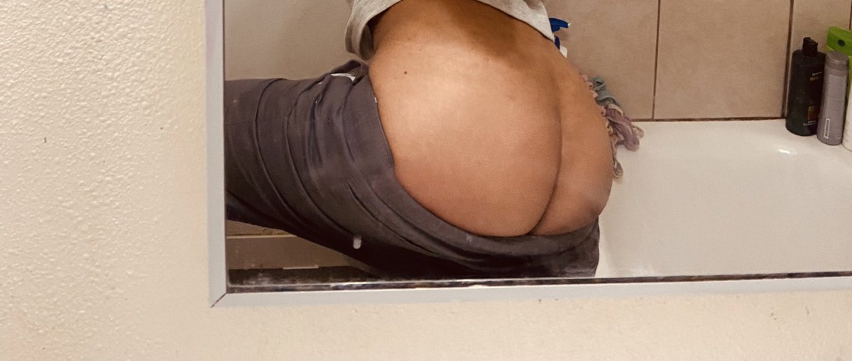dimondcoochie's tweet photo. Goodmoring #horny #sex #thickbottomboy #daddies #dadsongay #hungbros #hungbbc https://t.co/7gu1tALtMU