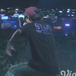 Asteropollo325's tweet photo. BAJU STAFF ANJG 😭😭😭 https://t.co/s1UN5KlL3q