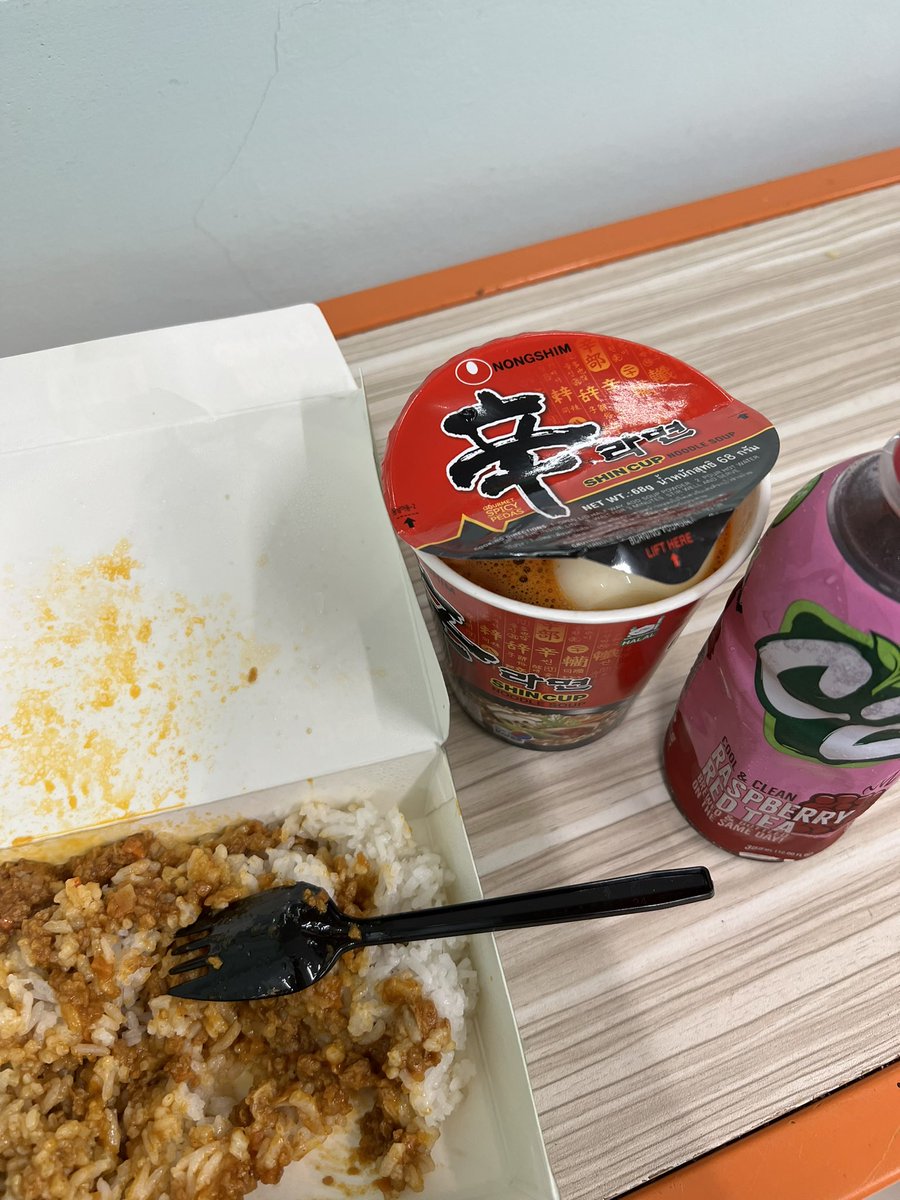 Madeleene tweet media