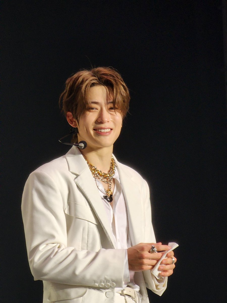 JJHLOOKS's tweet image. jaehyun is so so cute 😭