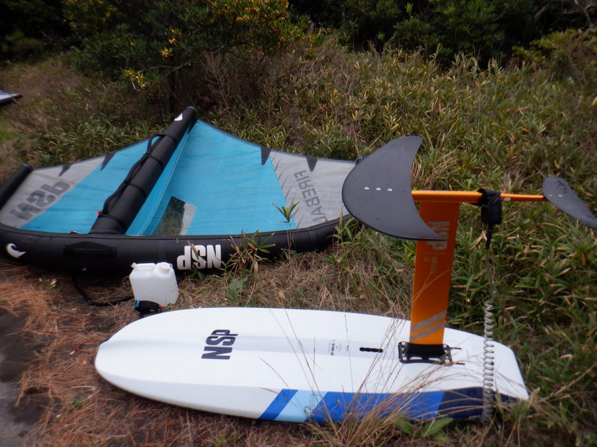 float_fuji_sup's tweet photo. 本日の景色🗻🌇素晴らしい自然と、ワクワクする環境に感謝いたします。今日もご指導ありがとうございました💟#自然 #富士山 #夕日 #海 #風 #砂浜 #楽しい時間 #一生懸命 #文化的景観 #mtfuji #ocean #nature #beach #nspwingfoilboard #nspwing #float_fuji_sup #floatfujisupclub #windy #birdlovers https://t.co/LeR0y2kwoG