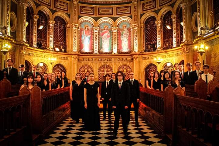 rhfounderschoir's tweet photo. Thank you for all the support over the first term!

If you missed our Midweek Music, you can rewatch it here:
https://t.co/qKmcQlFMH8

If you missed our Carol Service, you can listen to it here:
https://t.co/ewADtRYaeG https://t.co/QvPm6CNHPI