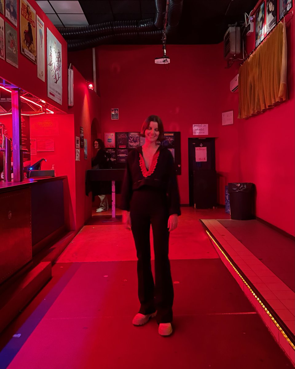 carolmightknow's tweet photo. Prima del concerto a Bologna al #locomotivclub mi ha raggiunto @BassoFabrizio. Abbiamo scambiato due parole sul mio disco #Cinetica, le trovate su @SkyTG24. Grazie ❤️
https://t.co/3M5NAVhSBB https://t.co/5Sf9QfIQG2