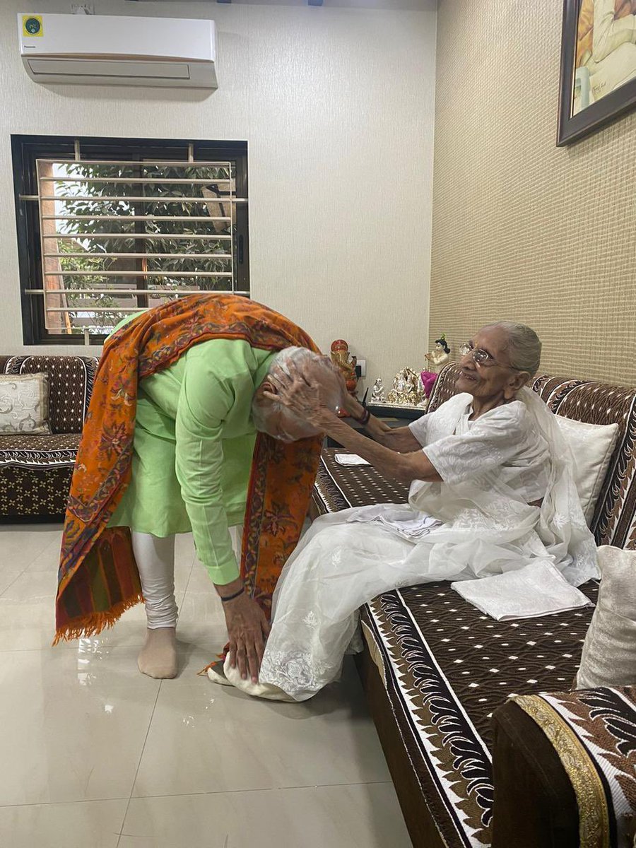 sambitswaraj's tweet photo. माँ का ममत्व...🙏 https://t.co/eYAmO9gtnh