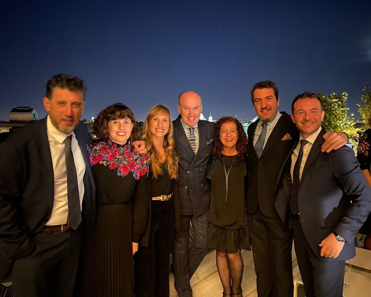 Jornadas AXA Club Protección Financiera y Club Protección Empresas en Madrid. Bienvenida nuevos miembros, merecidos reconocimientos, grandes momentos y nuevos retos!!! Enhorabuena por el trabajo y felicidades por estar ahí #dtlevantebaleares 
"La Vida en AXA"