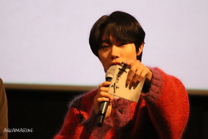 marine880216's tweet photo. 20221204 올빼미 무대인사
류준열 CGV용산

#류준열 #올빼미 #무대인사 #CGV용산 https://t.co/wUsSasAWAC