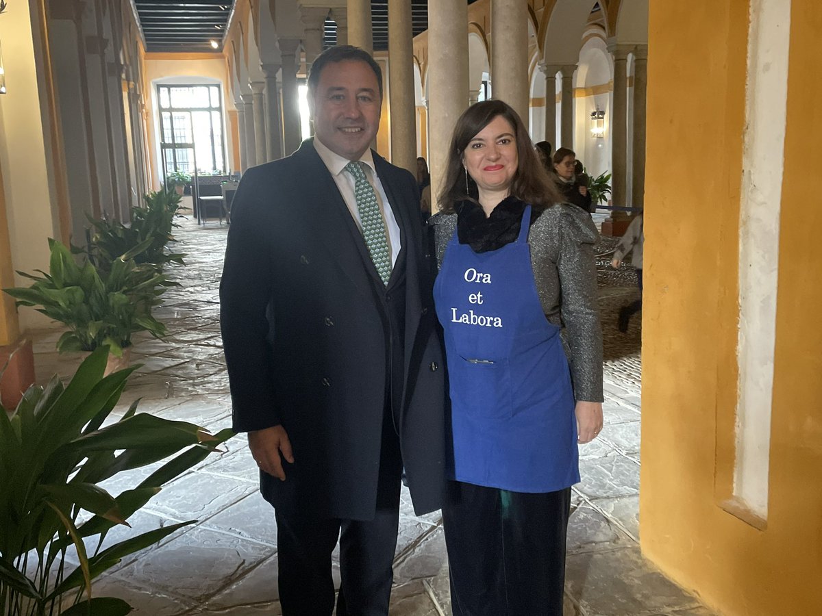 RicardoS2019's tweet photo. Visito la 38ª Exposición y Venta de dulces de conventos de clausura en el @SevillaAlcazar, donde podemos ayudar a quienes además de rezar por nosotros y hacer estas delicias artesanas, realizan una gran labor de mantenimiento de un extraordinario patrimonio histórico artístico. https://t.co/aALlkkz7ee