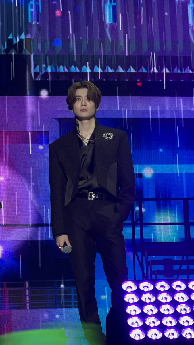 JJHLOOKS's tweet image. jaehyun is stunning