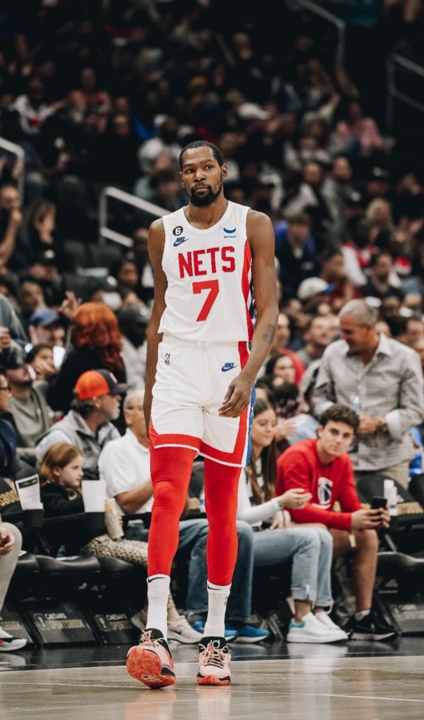 BrooklynNetcast's tweet photo. Kevin Durant plays basketball today 🙌 https://t.co/em3V41t1U8