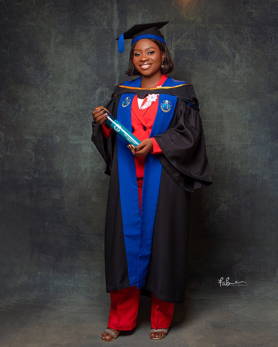 Anna__Peterz's tweet photo. Happy Convocation  to me 🎓🗞️ 
Grateful to God. ❤️❤️ 
Suit Set Tailored ✂️🧵 by me 😍
#classof2019
#convocation2022 https://t.co/9J0jOrgYdf