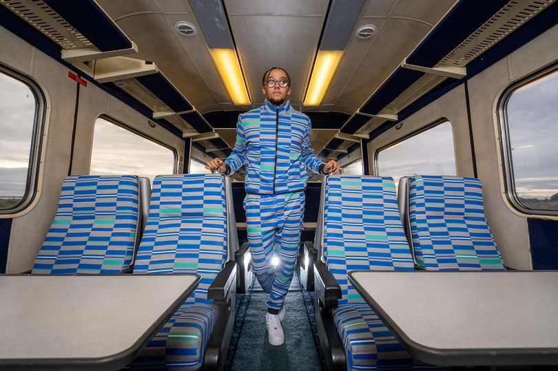 PR_Examples's tweet image. 🚂🚂🚂New TRACK-suit designed by @Raeburn_Design for a collaboration with @thetrainline.

Modelled by Diversity's Perri Kiely.