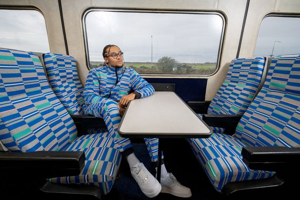PR_Examples's tweet image. 🚂🚂🚂New TRACK-suit designed by @Raeburn_Design for a collaboration with @thetrainline.

Modelled by Diversity's Perri Kiely.