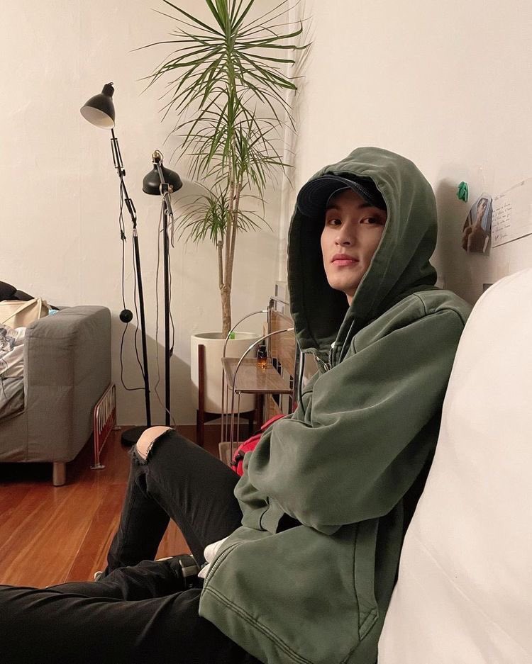 “ Tell me, orang tolol mana yang gak suka sama manusia se gemes lo? ”

; mark lee nct few tweets au
© skalasemesta.