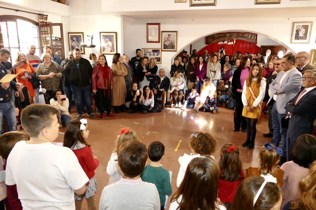 SerranoJAntonio's tweet photo. 🎄 Nuestras Peñas Huertanas juegan un papel fundamental en la #Navidad del municipio.
La peña #ElAlmirez de la pedanía de #SantoÁngel es el escenario de uno de los belenes más importantes y como siempre, ha quedado estupendo. 👏👏Enhorabuena
¡No lo dudéis y venid a visitarlo! https://t.co/dSDI8zc7as