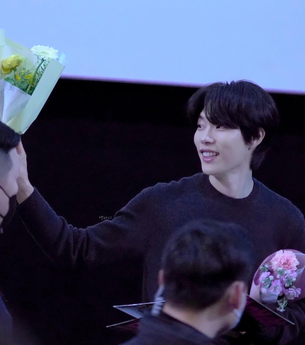 221203 코메박 올빼미 무인 류준열💙

팬바보😭

#유해진 #류준열 #최무성 #조성하 #박명훈 #김성철 #안은진 #조윤서 #안태진감독 #올빼미 #TheNightOwl #절찬상영중 #많관부🙏🏻