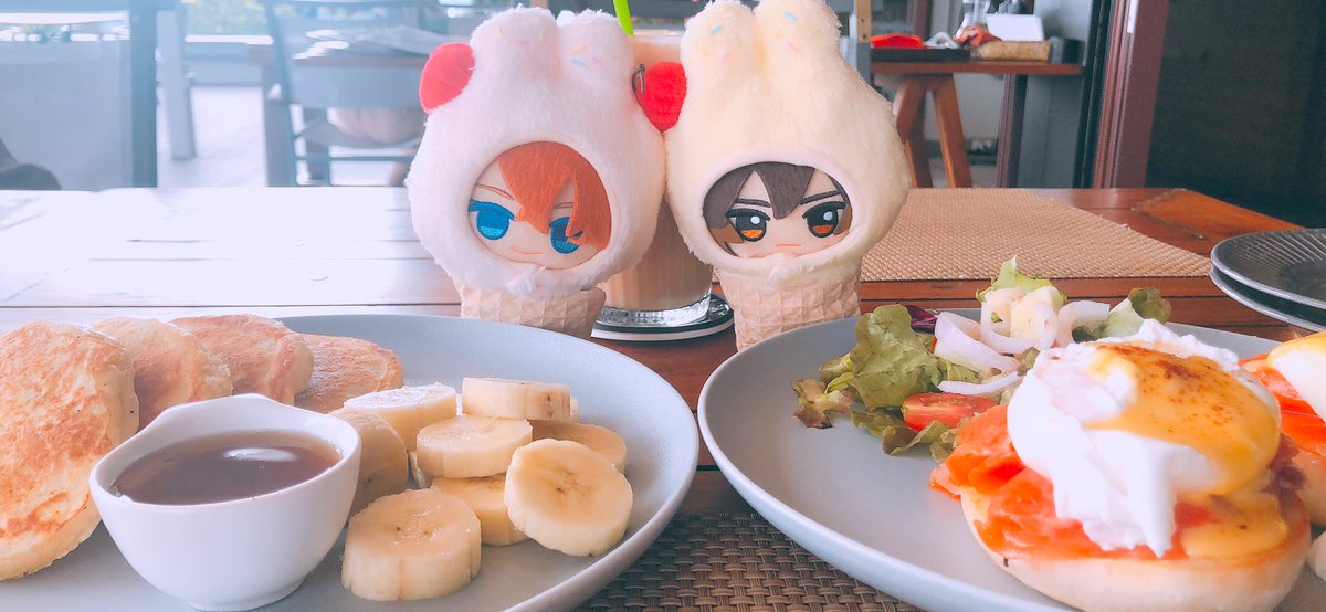 shibabunn's tweet photo. เอ้กเบเนดิกแซลมอนที่อร่อยมากกกโฮกกกกกกก
เอนลูวคุณป้าอายุ78ที่ไปด้วยมาก ป้าเห็นเราถ่ายรูปเลยหยิบเค้กมาช่วยวางเปนบีจี เอียงเค้กให้เห็นชัดด้วยถถถ
#tartali #zhongchi #ayatorou #kazugorou #gawgenshin https://t.co/ANiwuAOy30