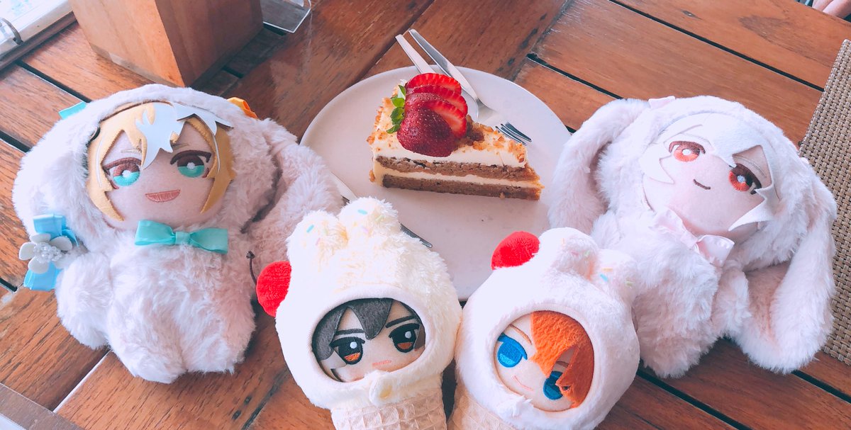 shibabunn's tweet photo. เอ้กเบเนดิกแซลมอนที่อร่อยมากกกโฮกกกกกกก
เอนลูวคุณป้าอายุ78ที่ไปด้วยมาก ป้าเห็นเราถ่ายรูปเลยหยิบเค้กมาช่วยวางเปนบีจี เอียงเค้กให้เห็นชัดด้วยถถถ
#tartali #zhongchi #ayatorou #kazugorou #gawgenshin https://t.co/ANiwuAOy30
