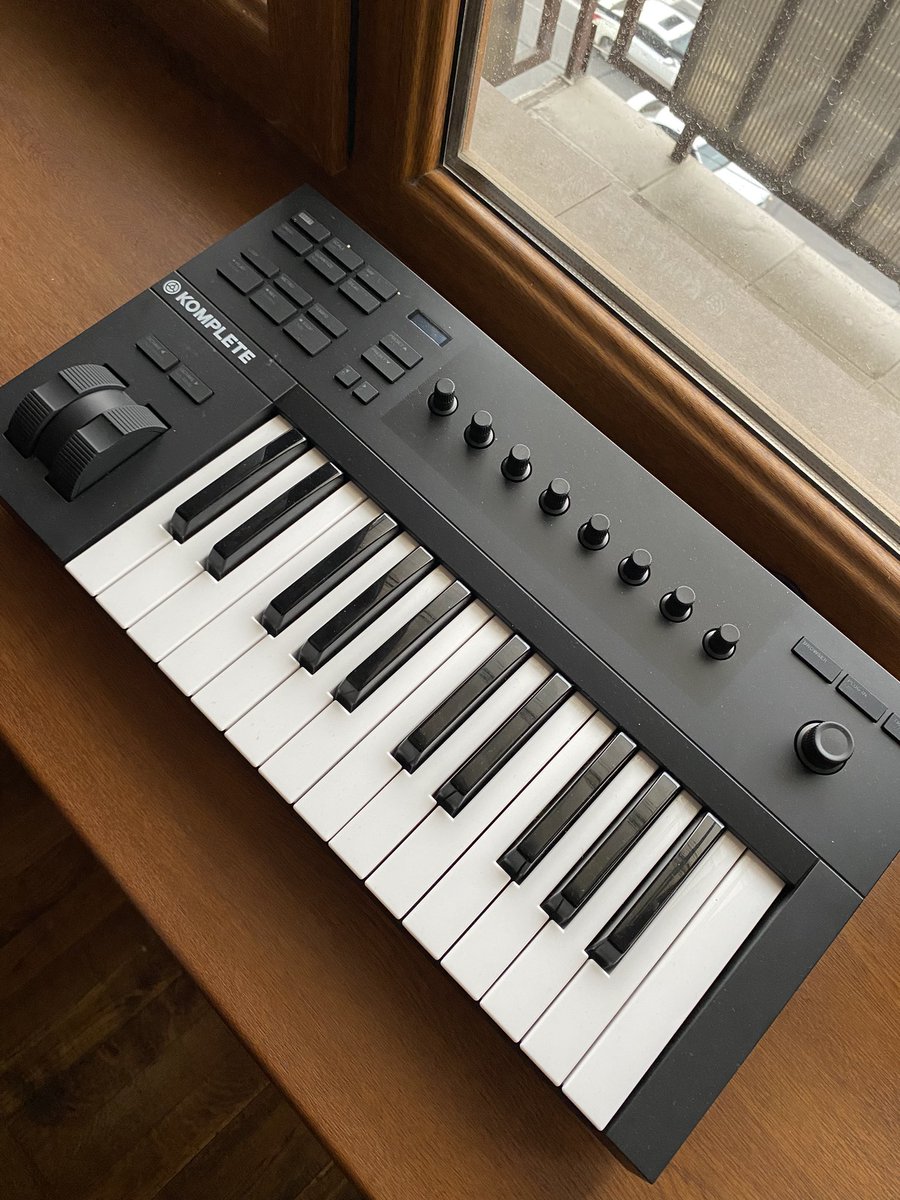 barcovsky_music's tweet photo. My first ever MIDI keyboard! https://t.co/vqkMMbgmns