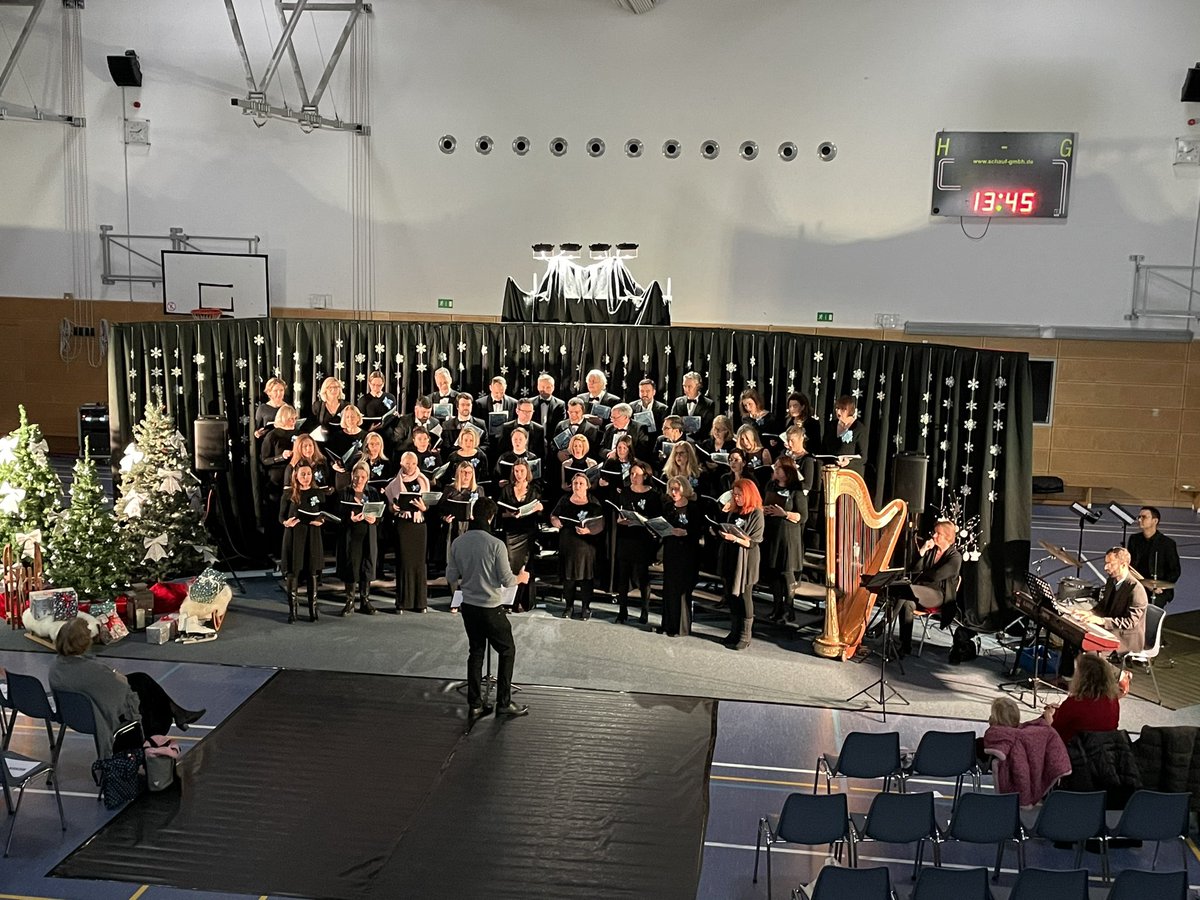Drrobertsims's tweet photo. The International Voices Choir warming up for the Winter Concert at Bonn International School #BonnIS #InternationalVoicesChoir https://t.co/MH514iHQPz