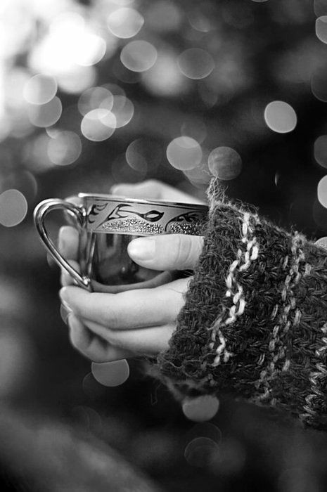 실수는
누구나 한다

하지만
실수를 통해 배우는 사람이 있고

실수를 통해
포기하는 사람이 있을 뿐이다

실수는
배우고 더 성장하라고 있는것 이지

거기서
끝내라고 있는 것이 아니다.🖊

-지나간다 다지나간다1.2-