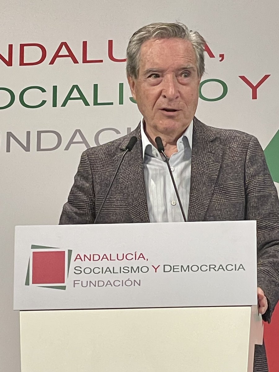 Iñaki Gabilondo: ¿Como q el #4deDiciembre en Andalucía no tuvo ideología? Si tuvo ideología. La recuperación de la dignidad y la justicia, por parte del pueblo andaluz, tenía claramente ideología

Premios <a href="/FundacionASyD/">Andalucía, Socialismo y Democracia</a>