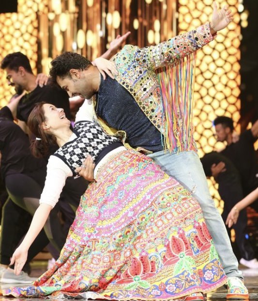 faizafathimakh1's tweet photo. Can’t wait…

FARHANIAS FIRST PERFORMANCE 

#FarhanSaeed #HaniaAamir #Farhania #humawards2022 https://t.co/eteLUy5o4D