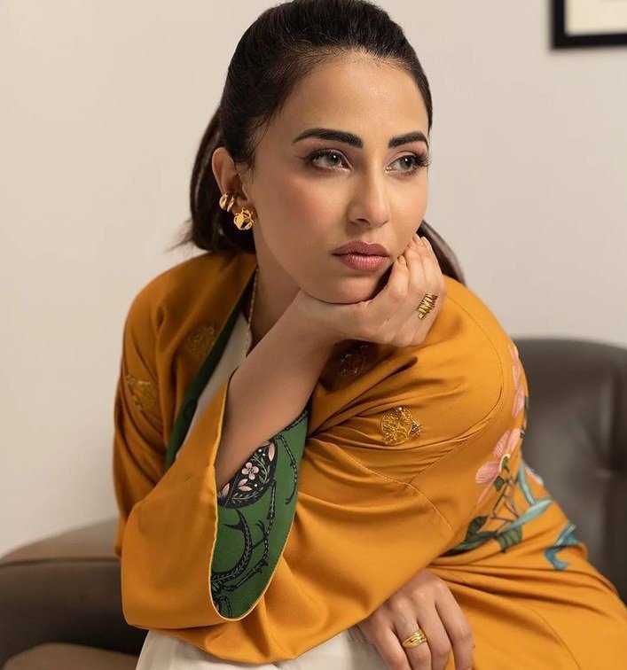 🍁"جو لوگ جانتے ہوں بچھڑ جانے کا دکھ

وہ ساتھ بیٹھے پرندوں کو بھی اڑایا نہیں کرتے"❤️🙂
🙂🙂🥀🖤