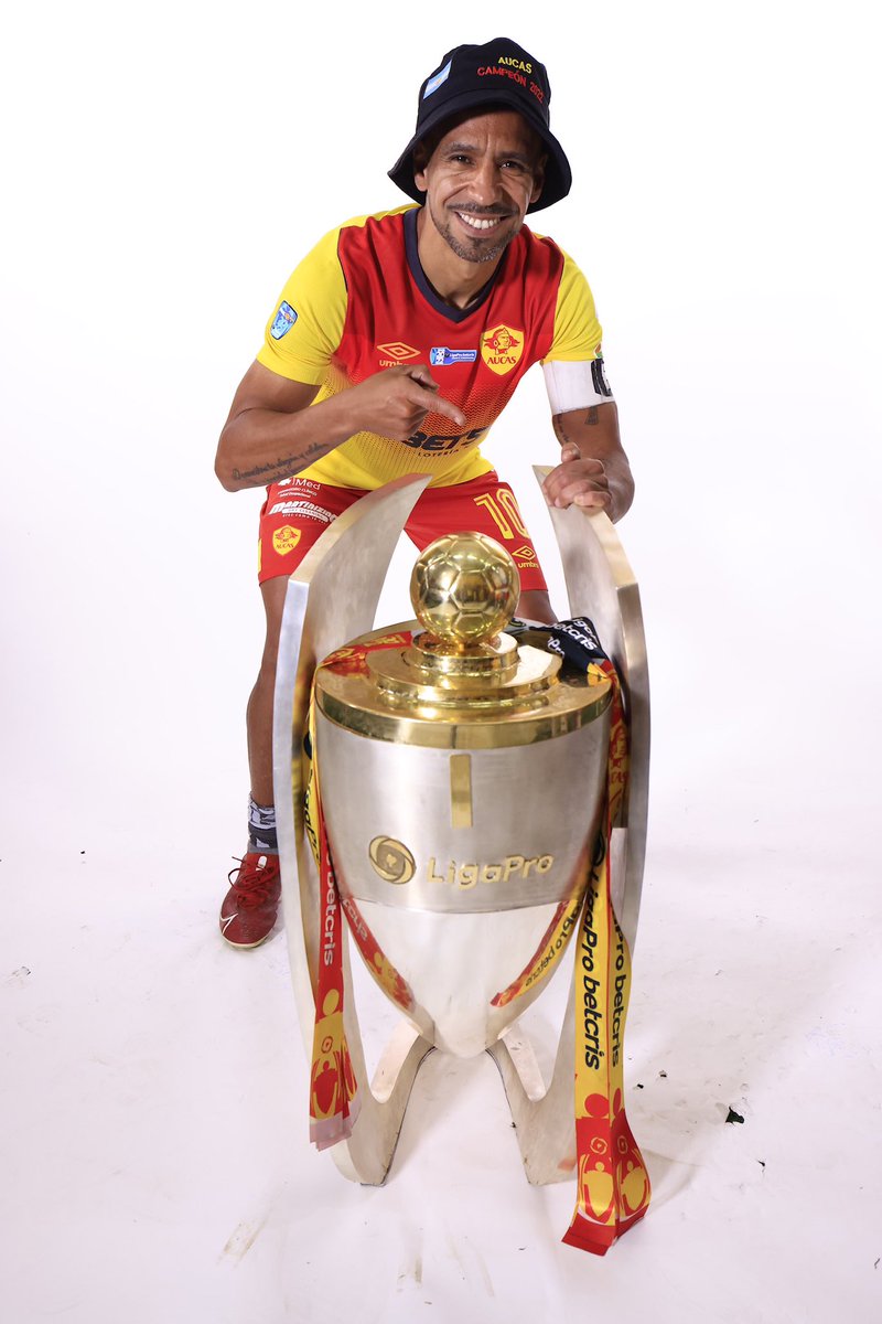🇦🇷🏆 ¡Víctor Figueroa, un campeón con todas las letras!

🙌 El volante fue una de las grandes figuras de <a href="/Aucas45/">S. D. Aucas Oficial</a> en la LigaPro Betcris 2022. 

#LigaProBetcris #JugamosTodos🇪🇨💯