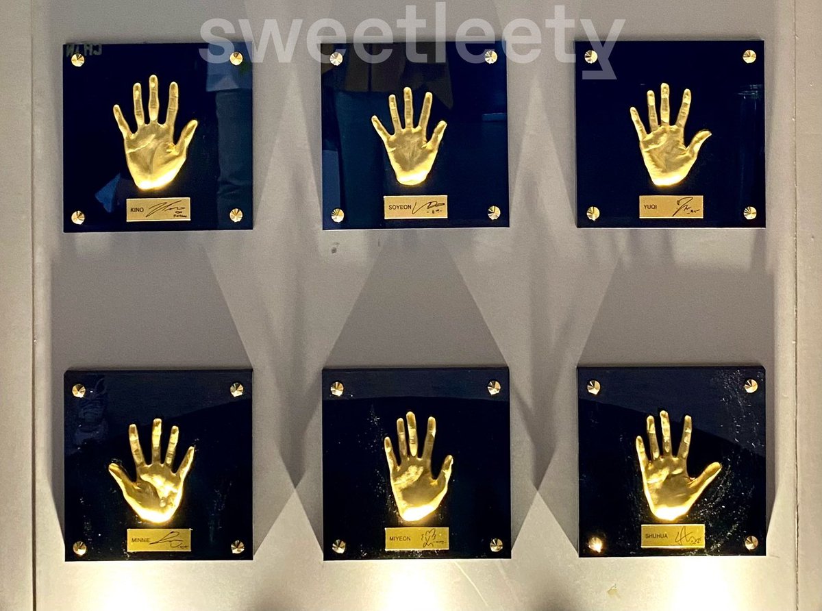 G_Nox_'s tweet photo. Soyeon's hand 🤏 https://t.co/bqJSu2X3pC