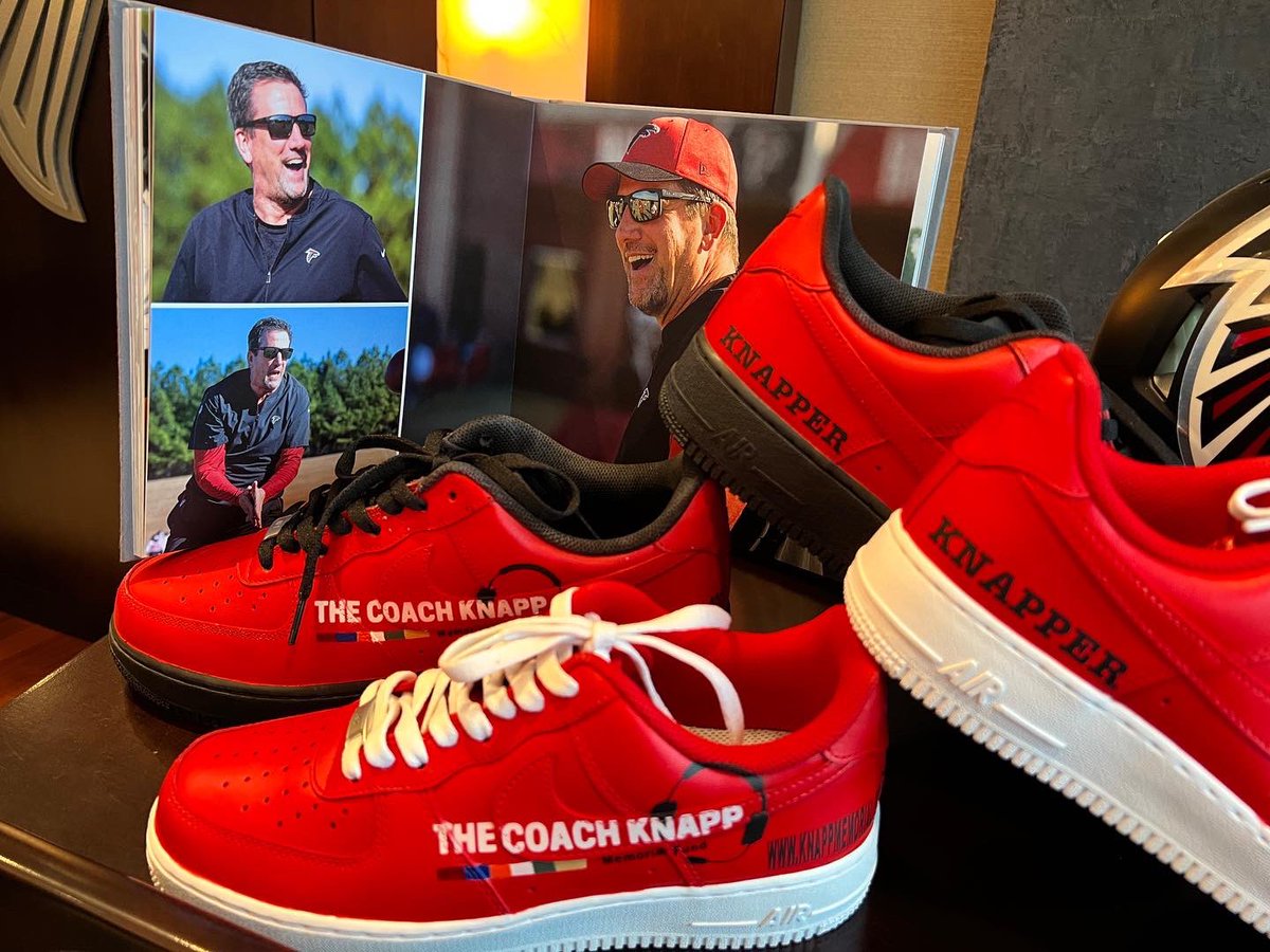T.J. Yates tweet media