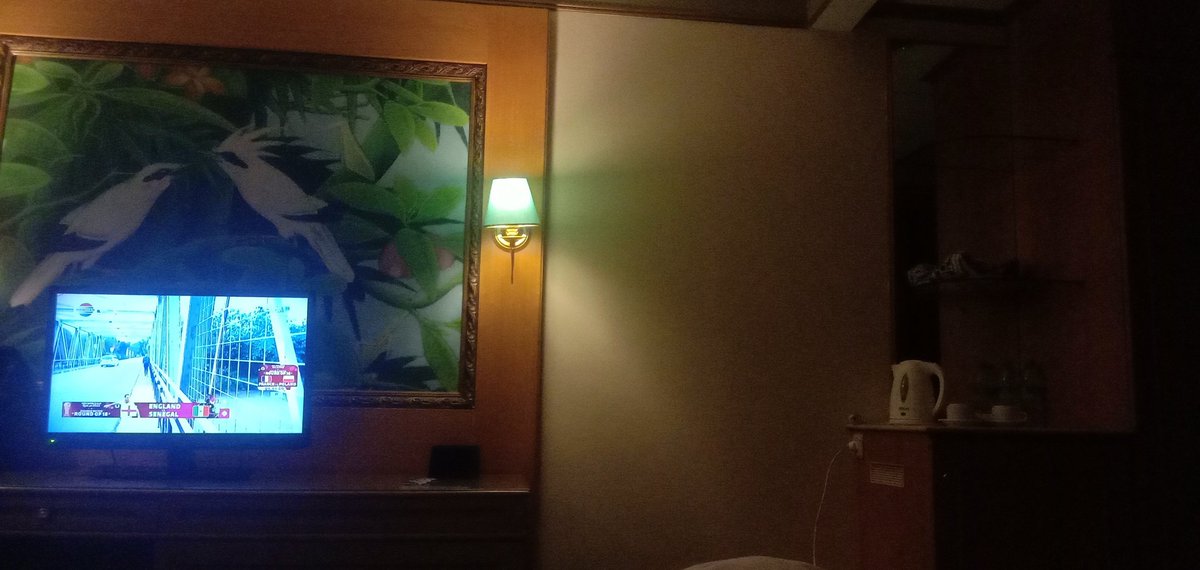 Papahmu2's tweet photo. Lg sendirian di Hotel https://t.co/r8lc3VJ1aU