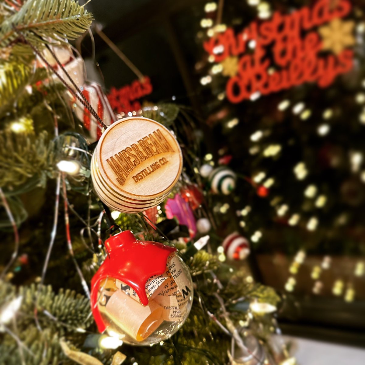 Cannot decide between a classic Maker’s Mark or a small batch bourbon from the James B Beam Distilling Co? Today’s #OrnamentOfTheDay is a bit of both! #PJHXmas