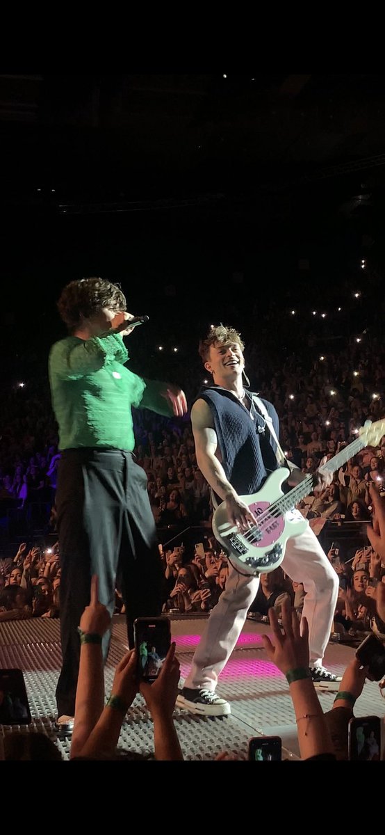 NewHopBlake's tweet image. Pics from the show last night ☺️ love seeing them live