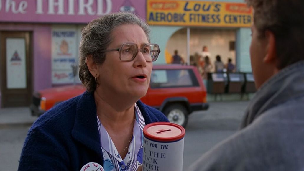 Yuric83's tweet image. I only noticed it today.
If Marty hadn't contributed, I guess in 2015 the clock tower would work.
What do you say?

#Backtothefuture #Backtothefuturepart2