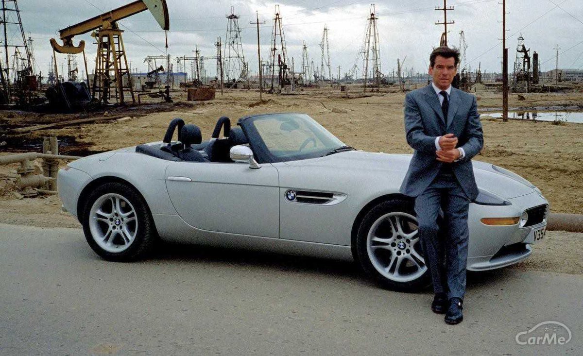 EinsteinAibert's tweet photo. BMW Z8×ロイドフォージャー
#SPY_FAMILY 
#SPYxFamily 
#loidforger 
#ロイド・フォージャー
#ワールド・イズ・ノット・イナフ
#ピアーズ・ブロスナン
#BMW https://t.co/KmG9OA9FdX